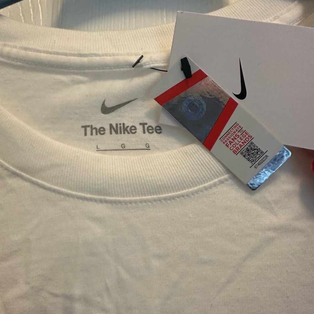 Nike White Tarheels Jordan Brand T-Shirt with Blue Footprint Graphic - Picture 2 of 2